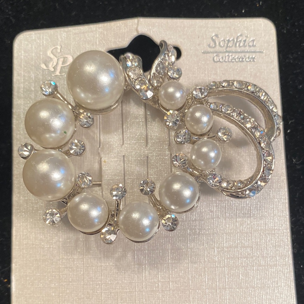 Sophia Collection Pearl & Crystal Circle Brooch - Silver and White